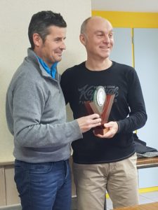 Gilles Baudet remet le trophée Georges Boulogne 2017 à Fabrice Senot